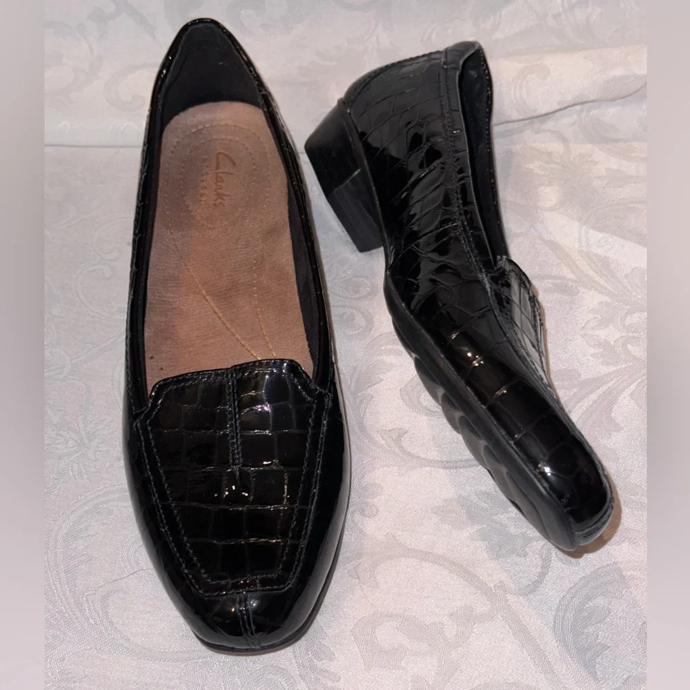 Clarks Everyday Croc Embossed
Patent Leather Loafers, NEW, Size 7.5 - Picture 12 of 16